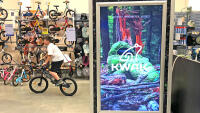 tul KWAK v Decathlonu na totemu z TXB desky (2)